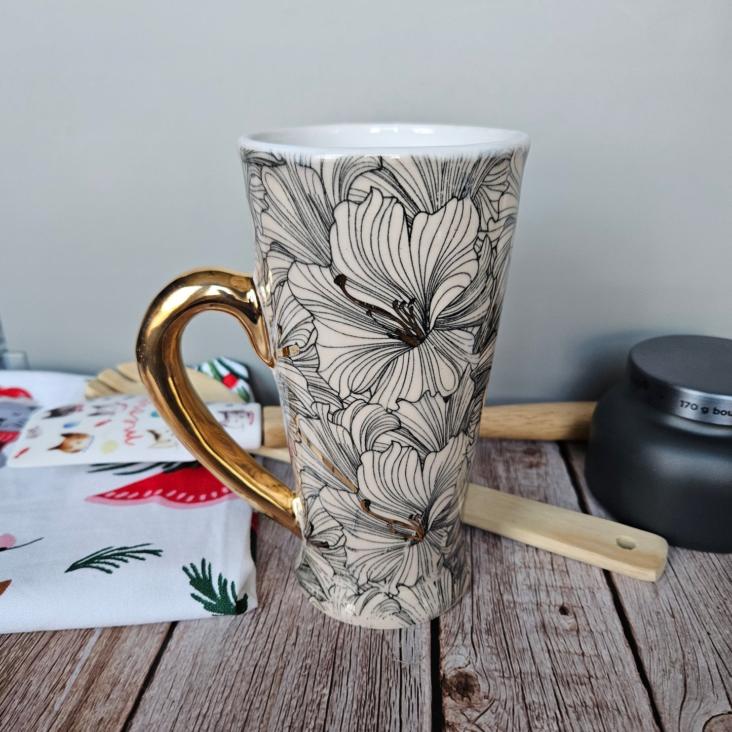 Pink and 22k gold hibiscus mug, 16 oz