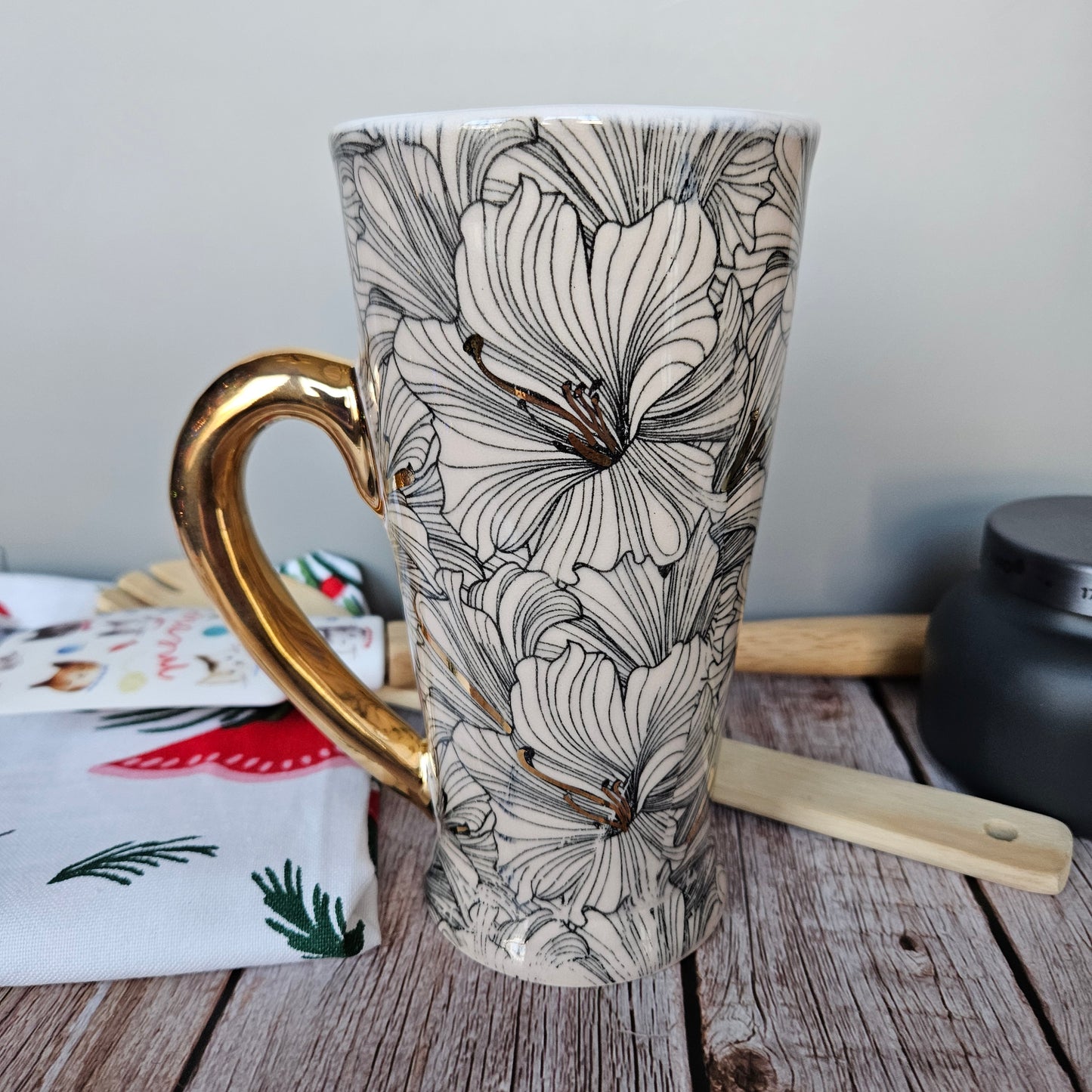 Pink and 22k gold hibiscus mug, 16 oz