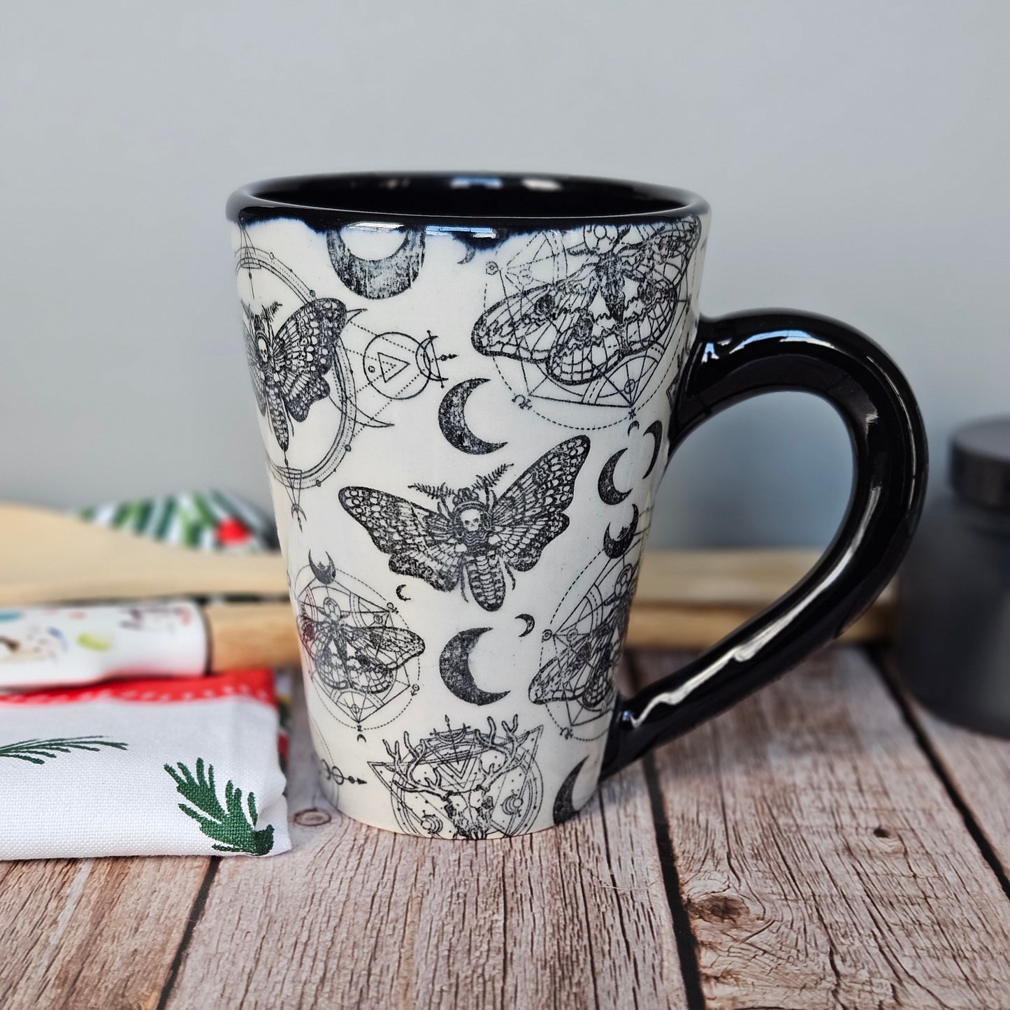 Black and white 10 oz Apothecary mug