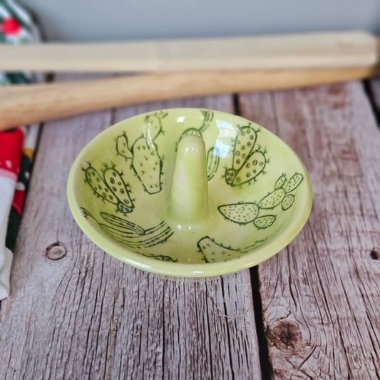 Green cactus ring dish