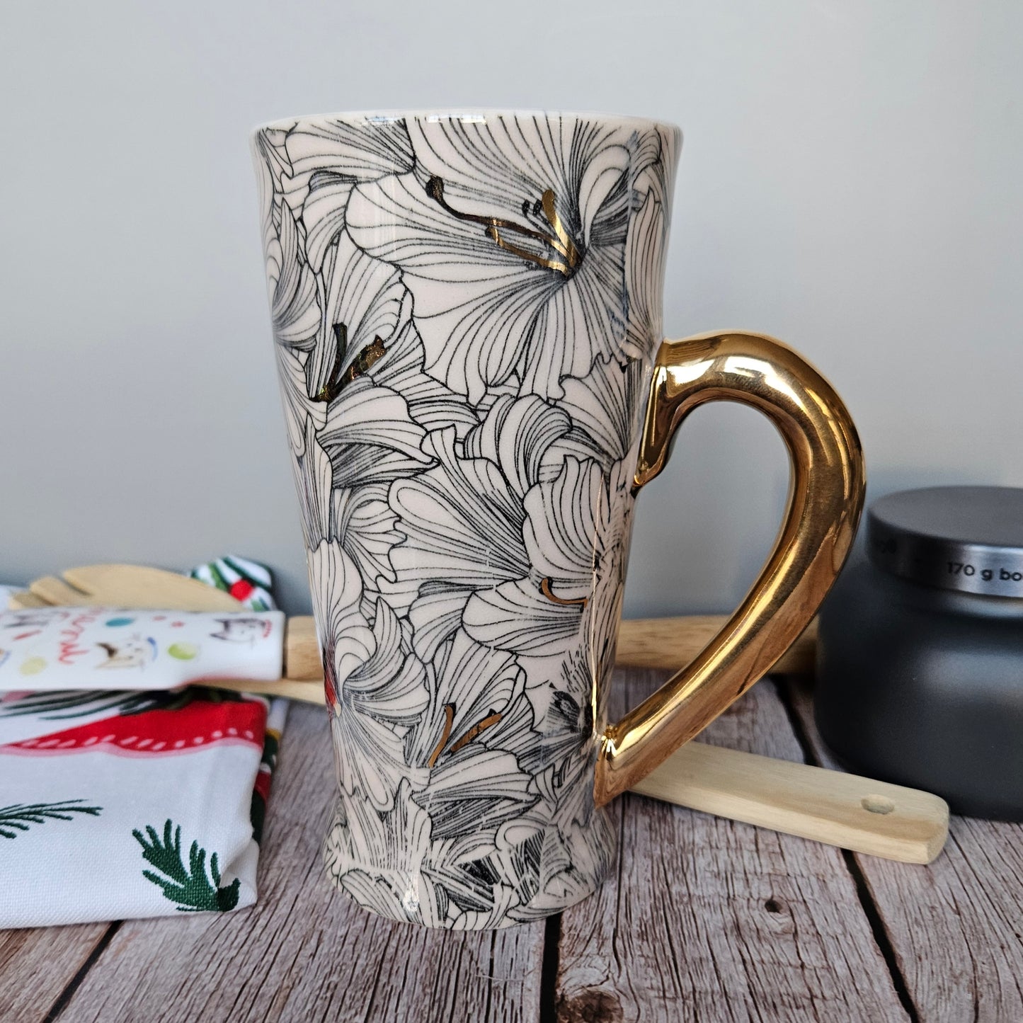 Pink and 22k gold hibiscus mug, 16 oz