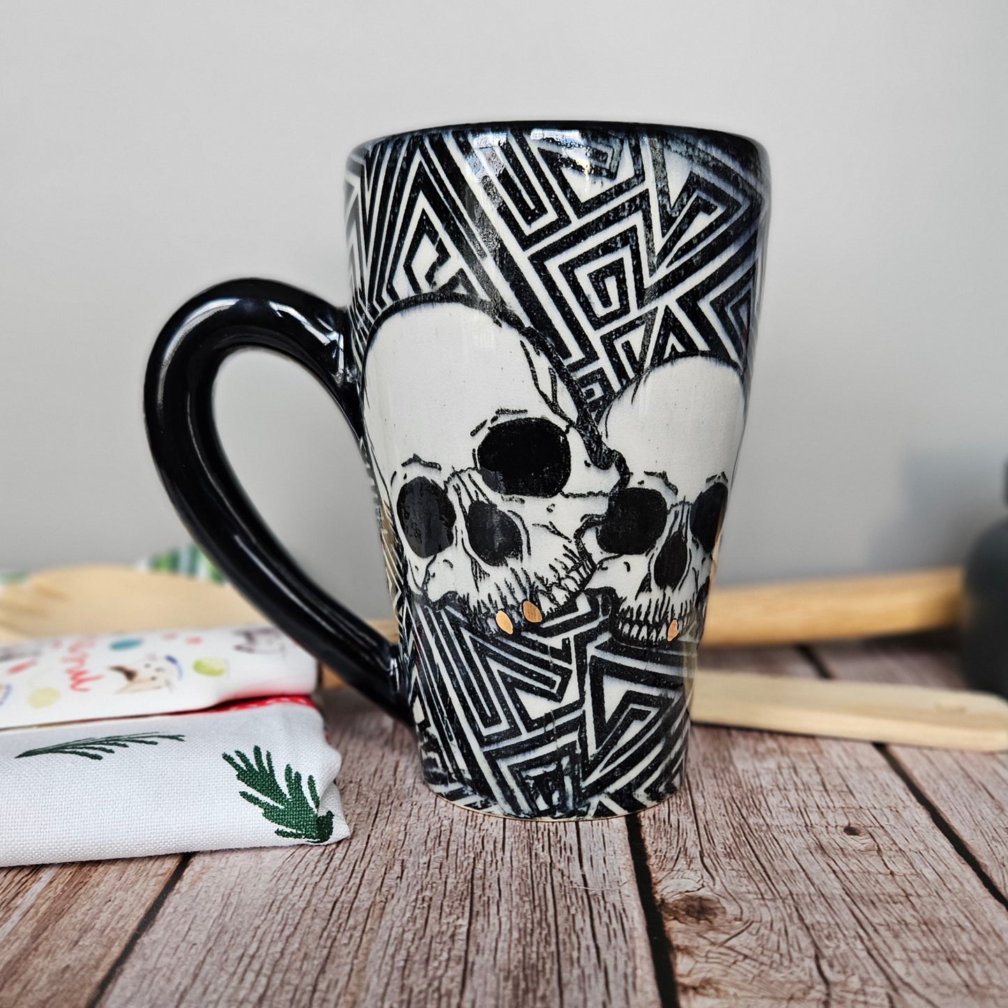 Black and white maze skull mug with 22k gold teeth, 10 oz.