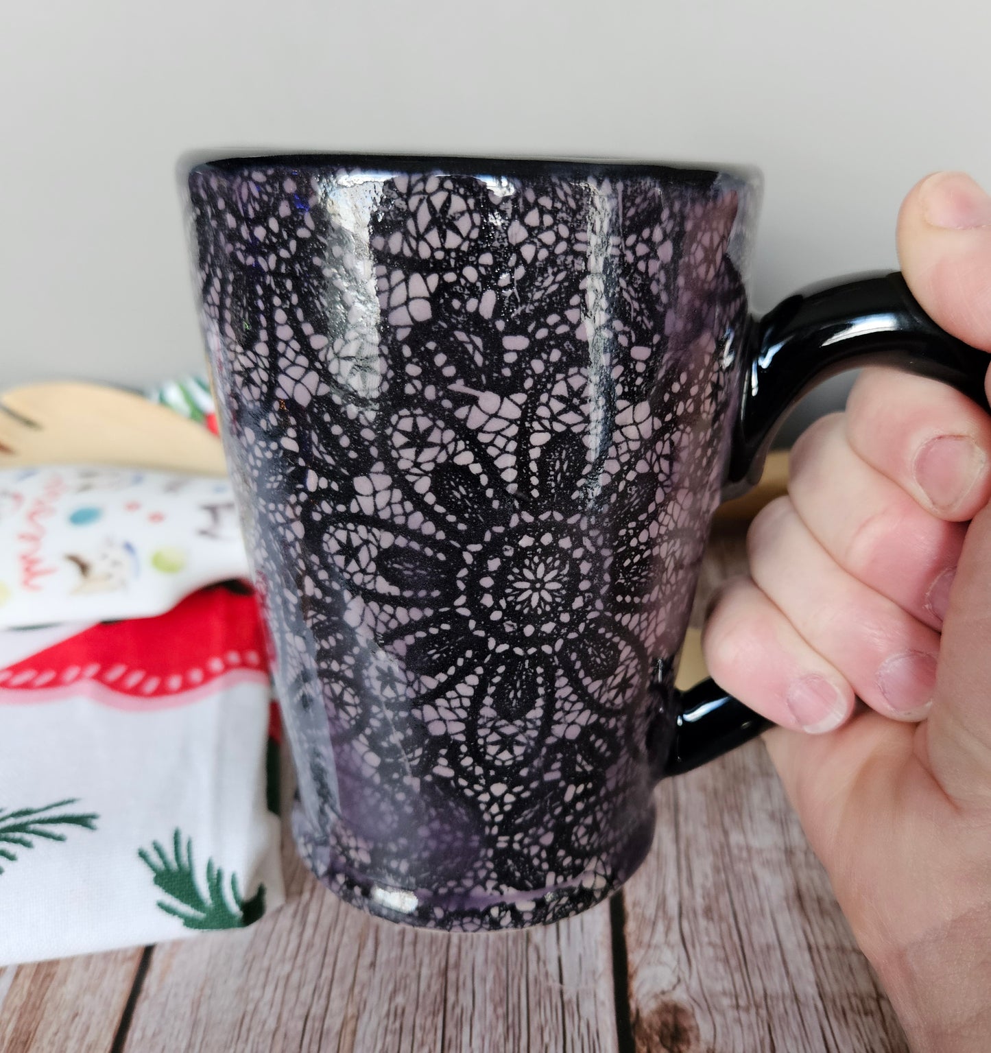 Various lace mugs, 10 oz. with foot