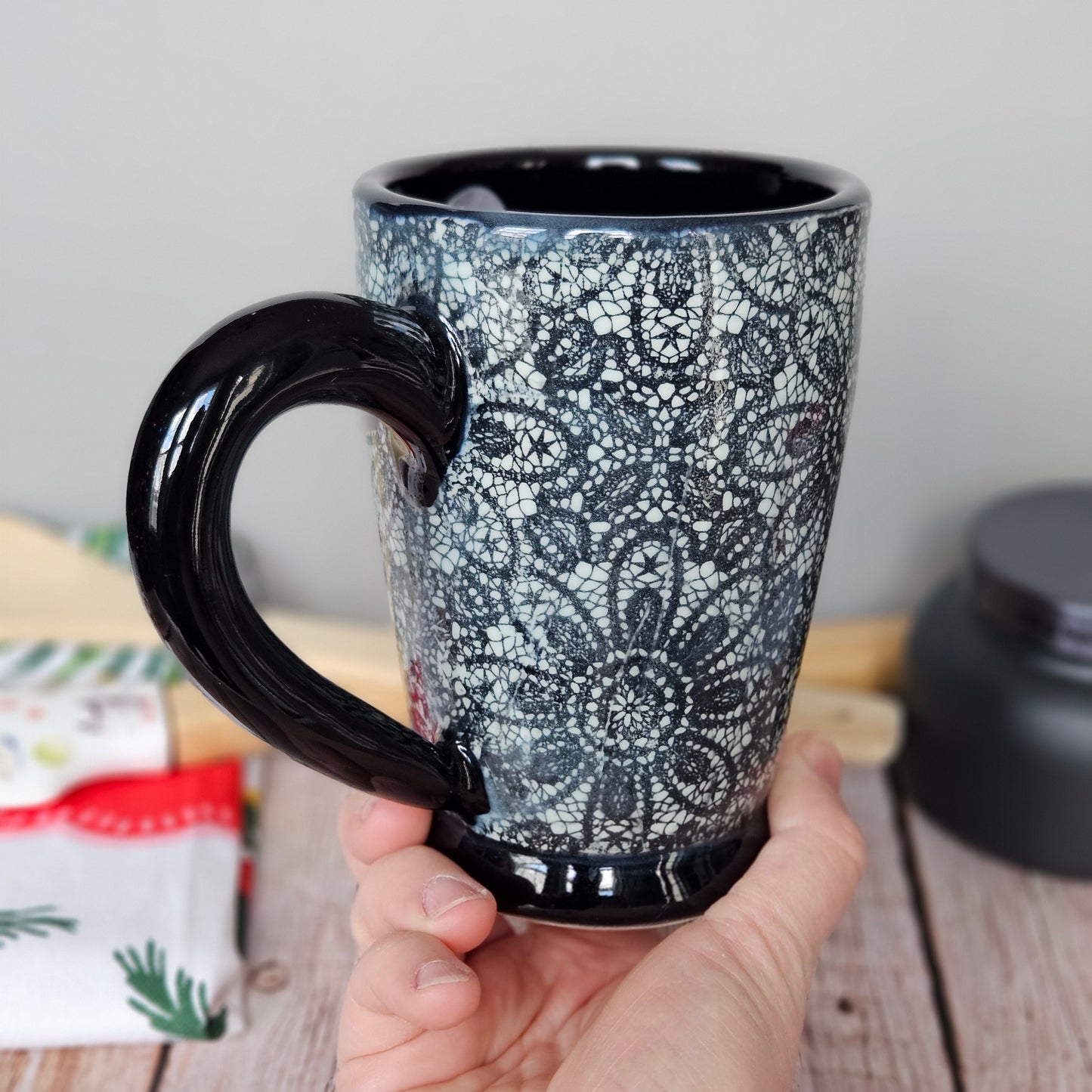 Various lace mugs, 10 oz. with foot